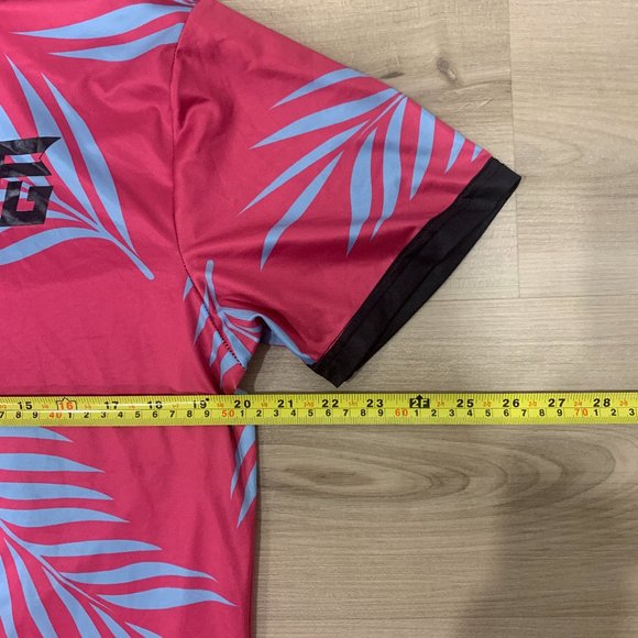 Flyte Golf Men's Medium Polo/Golf Shirt Fusia Colour with Palm Leaves Design - Picture 4 of 5